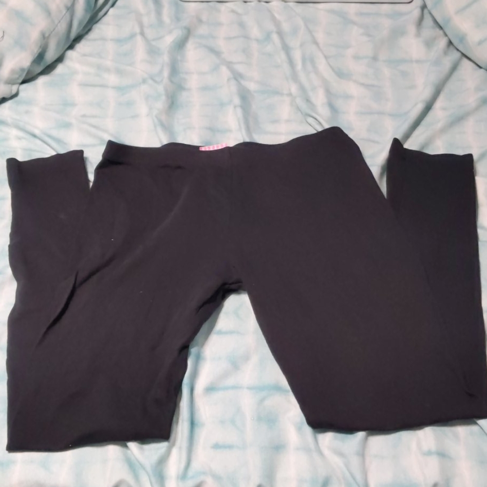 Black leggings